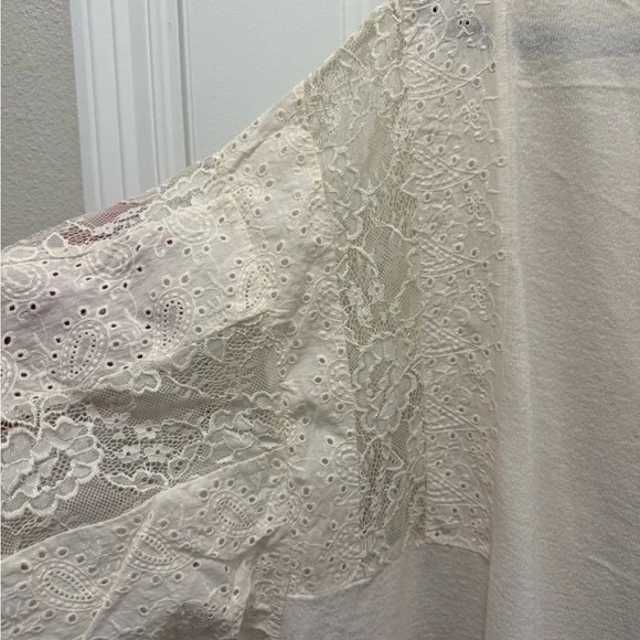 Torrid Cream Lace Detail Sweatshirt - Picture 4 of 5